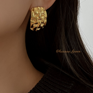 Textured Pattern Gold Earrings - Image 2